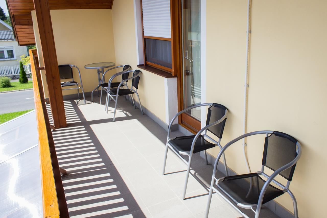Marina-Buek Apartmanhaz 外观 照片